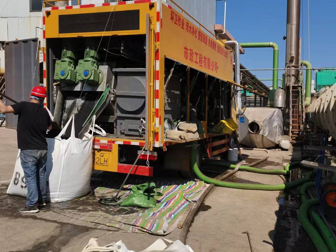 黄陂淤泥压干处理